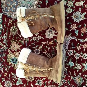 UGG Australia Upside Suede Lace-Up Boots. Warm, Fuzzy, Cozy!